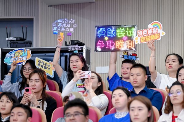 顺发配资 用教育智慧书写引领区建设青春答卷，这些教师获评浦东“育人新力量”